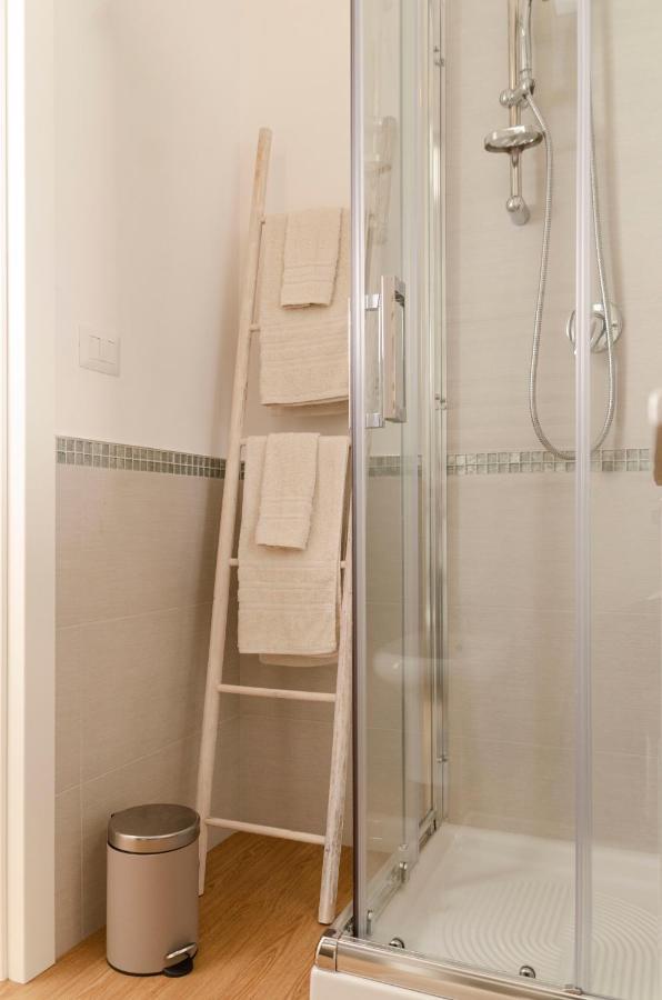 Ferienwohnung Apulialux Penthouse & Garden Con Spa In Centro Bari Exterior foto